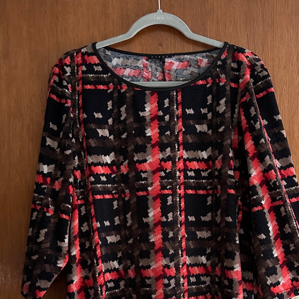 Tiana B. Red and Black tunic/dress
Perfect with leggings and boots